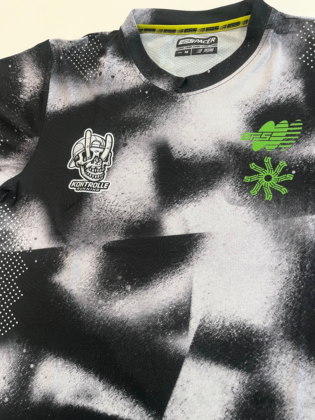 Men's / Unisex - Pacer Race T Shirt - Black / White / Green
