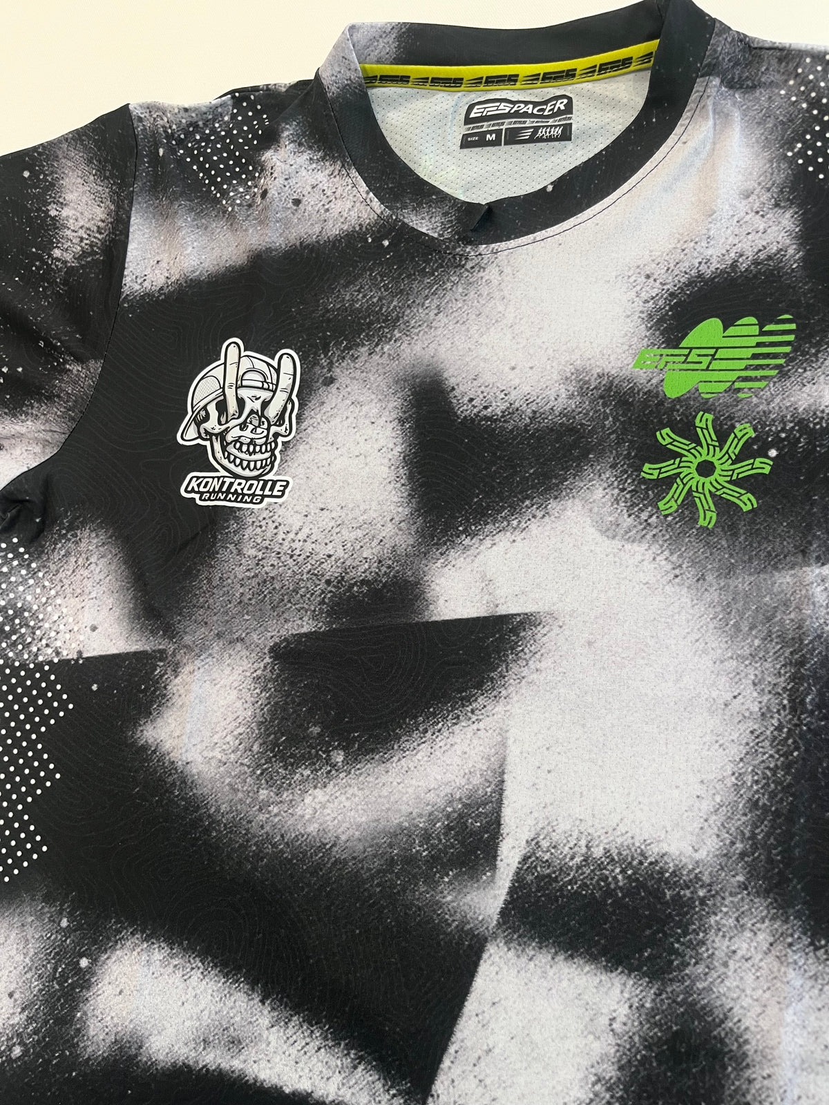 Men's / Unisex - Pacer Race T Shirt - Black / White / Green