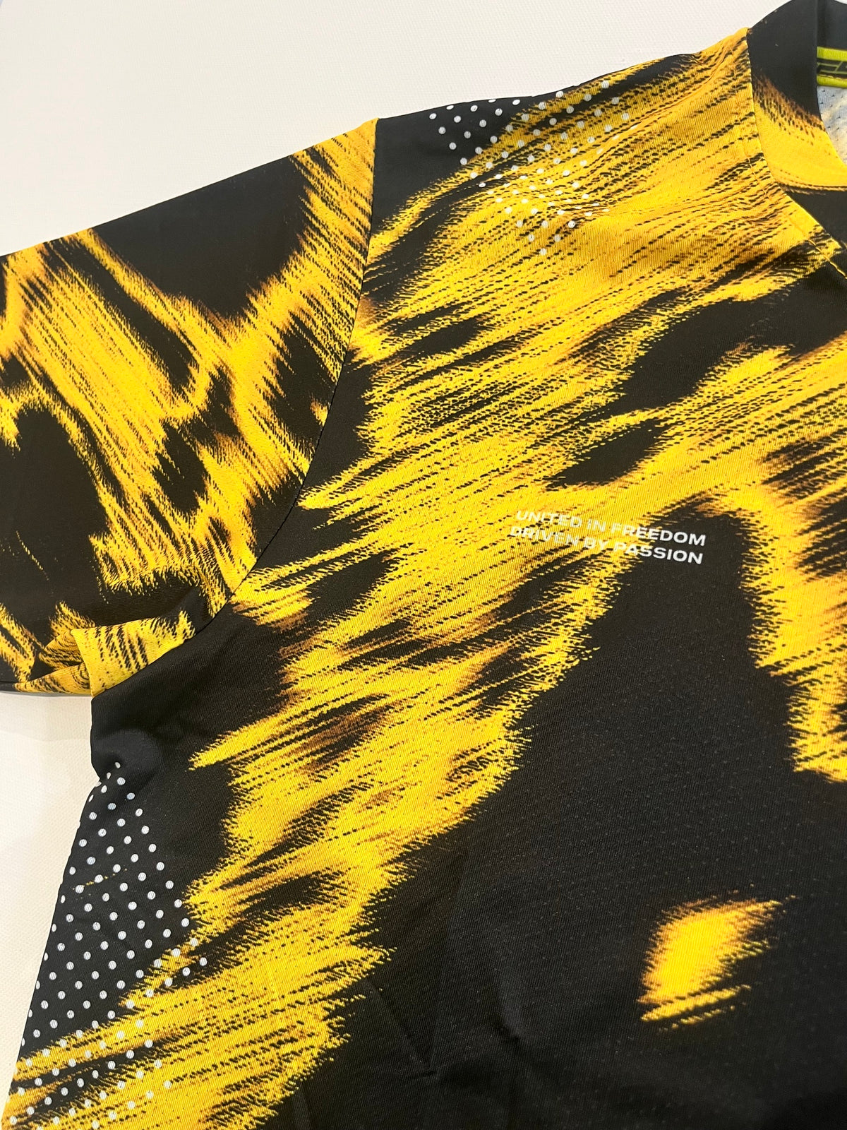 Men's / Unisex - Pacer Race T Shirt - Golden Yellow / Black